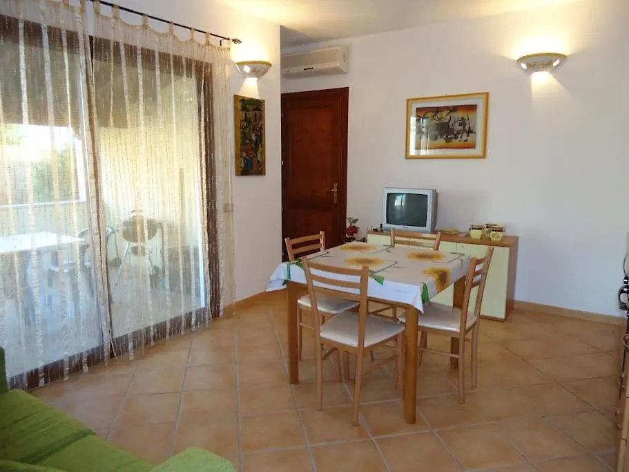 Lovely Apartment With Terrace And Air Conditioning Torpè