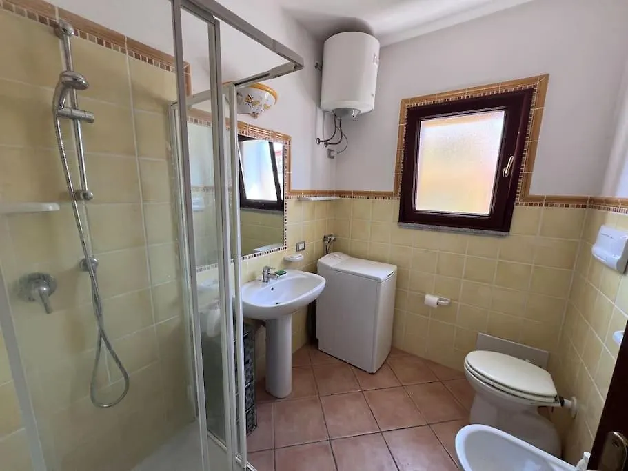 Lovely Apartment With Terrace And Air Conditioning Torpè 0*,