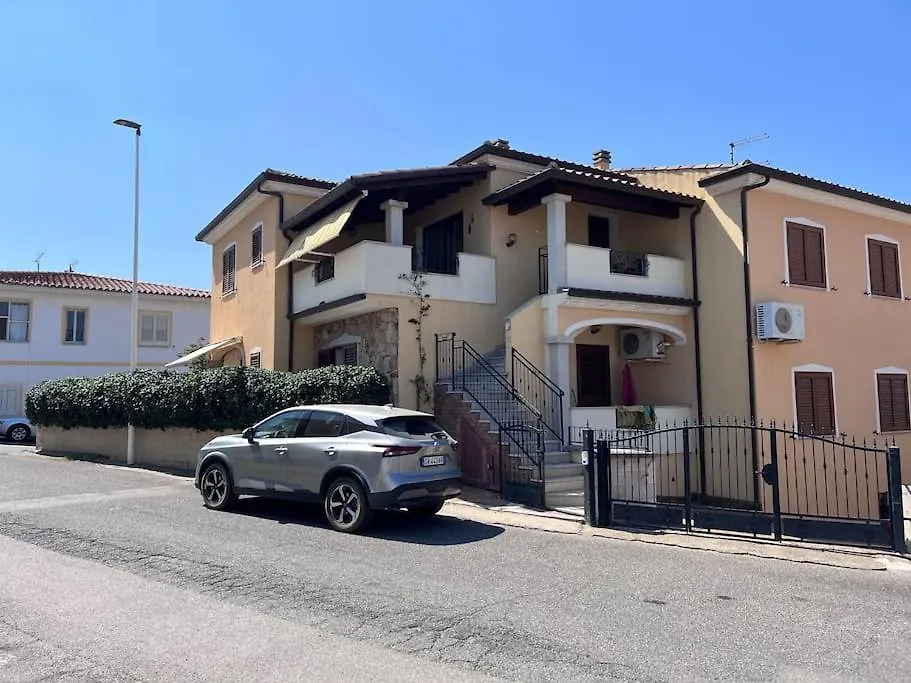 Lovely Apartment With Terrace And Air Conditioning Torpè